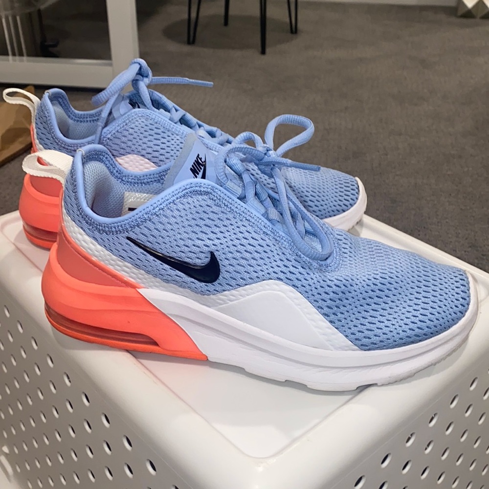 Nike Air Max Motion 2
